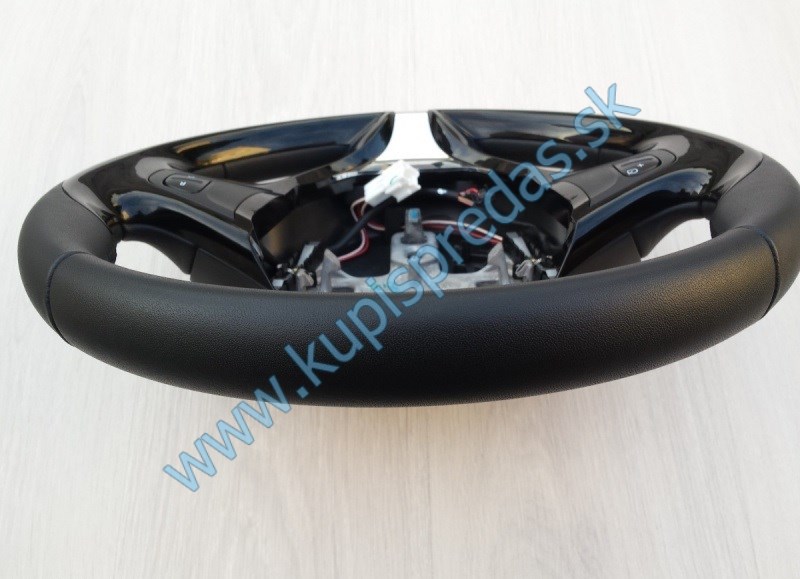 Volant RENAULT CLIO 4 / CAPTUR
